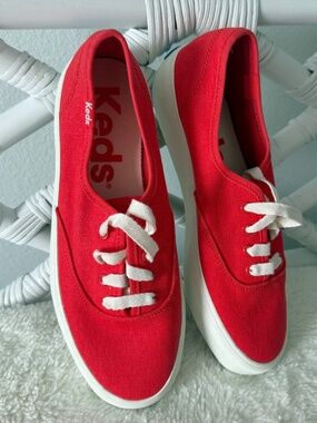 Keds Champion Red Canvas Sneakers Blue Tag Women's 6 Classic NWT